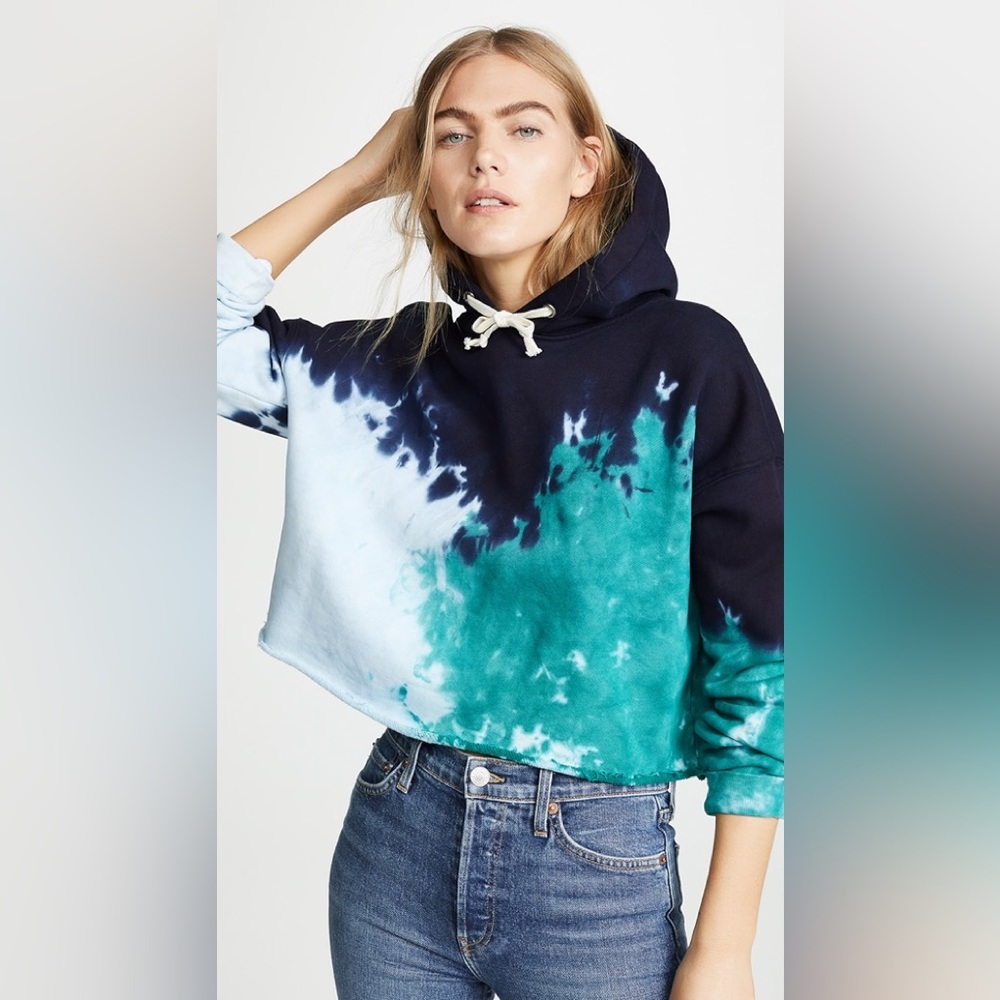 RE/DONE Originals Cropped Hoodie in Teal Tie Dye
RE/DONE
Color:Teal Tie Dye